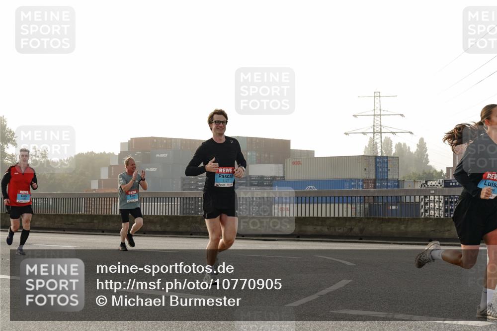 03.10.2026 - Köhlbrandbrückenlauf Michael Burmester http://msf.ph/oto/10770905 03.10.2026 09:15:14 Position 3 19, 1127 meine-sportfotos.de