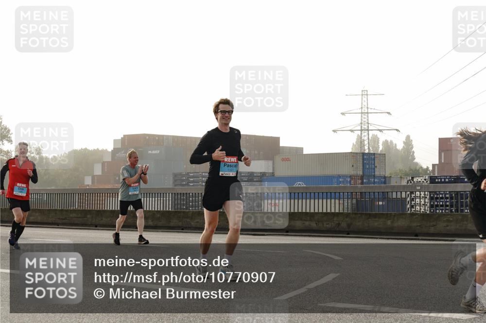 03.10.2026 - Köhlbrandbrückenlauf Michael Burmester http://msf.ph/oto/10770907 03.10.2026 09:15:14 Position 3 1127 meine-sportfotos.de