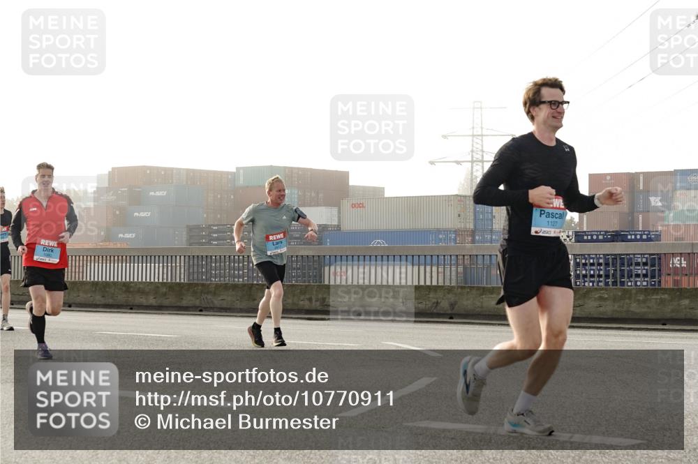 03.10.2026 - Köhlbrandbrückenlauf Michael Burmester http://msf.ph/oto/10770911 03.10.2026 09:15:15 Position 3 1127, 5 meine-sportfotos.de