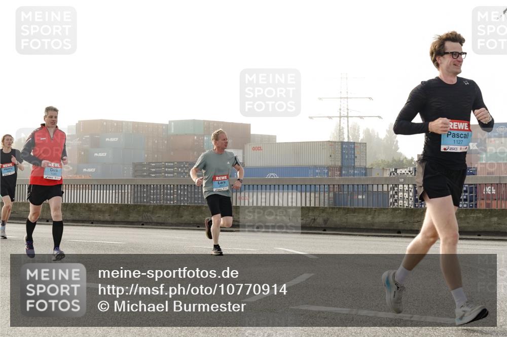 03.10.2026 - Köhlbrandbrückenlauf Michael Burmester http://msf.ph/oto/10770914 03.10.2026 09:15:16 Position 3 1080, 1127 meine-sportfotos.de