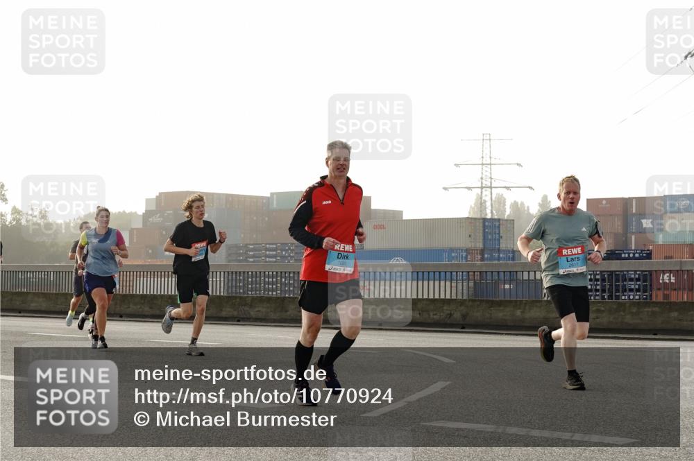03.10.2026 - Köhlbrandbrückenlauf Michael Burmester http://msf.ph/oto/10770924 03.10.2026 09:15:17 Position 3 1080, 2617 meine-sportfotos.de