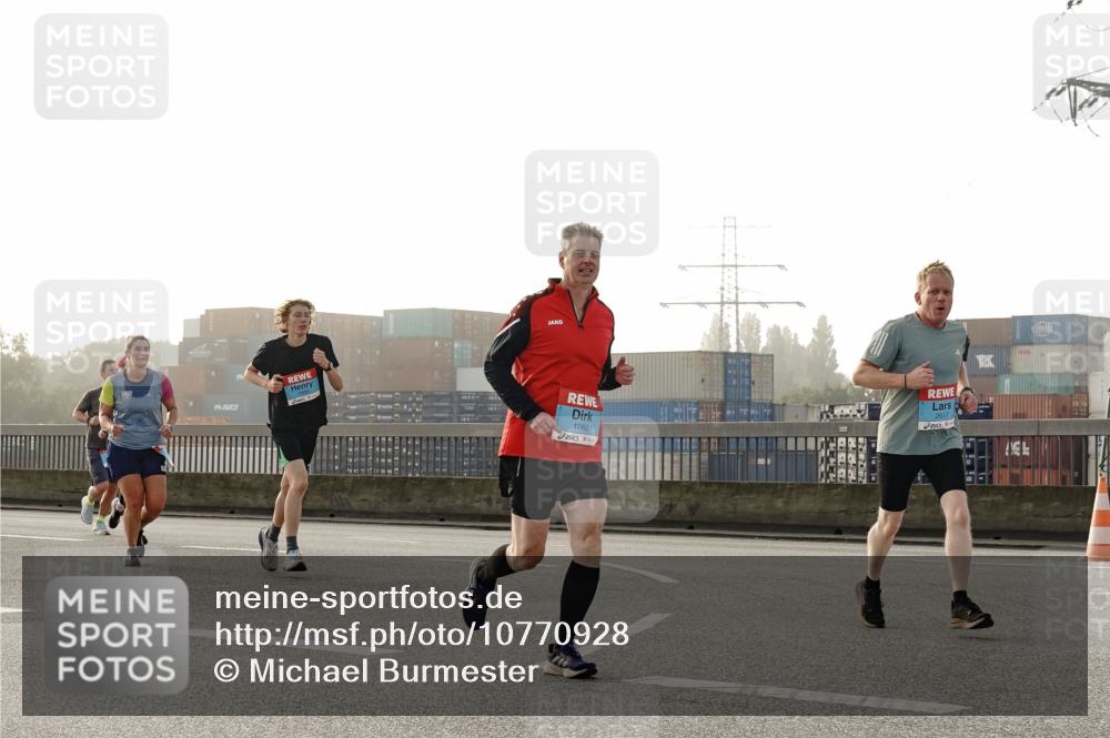 03.10.2026 - Köhlbrandbrückenlauf Michael Burmester http://msf.ph/oto/10770928 03.10.2026 09:15:17 Position 3 1080, 2617 meine-sportfotos.de