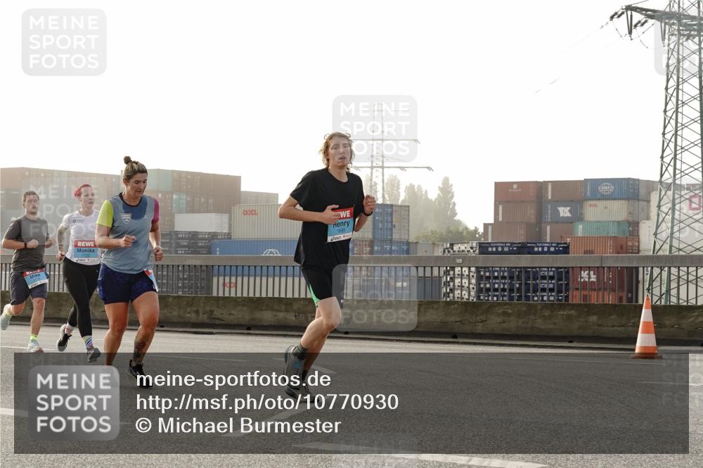 03.10.2026 - Köhlbrandbrückenlauf Michael Burmester http://msf.ph/oto/10770930 03.10.2026 09:15:19 Position 3 1722, 1695 meine-sportfotos.de