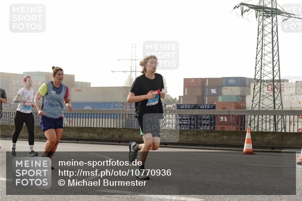 03.10.2026 - Köhlbrandbrückenlauf Michael Burmester http://msf.ph/oto/10770936 03.10.2026 09:15:19 Position 3 1695 meine-sportfotos.de