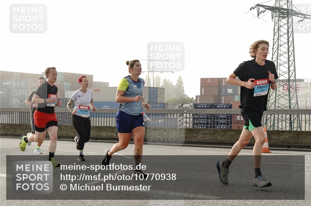 03.10.2026 - Köhlbrandbrückenlauf Michael Burmester http://msf.ph/oto/10770938 03.10.2026 09:15:19 Position 3 1722, 1695 meine-sportfotos.de