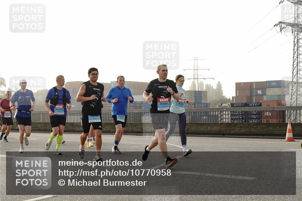 03.10.2026 - Köhlbrandbrückenlauf Michael Burmester http://msf.ph/oto/10770958 03.10.2026 09:15:23 Position 3 1424, 5 meine-sportfotos.de