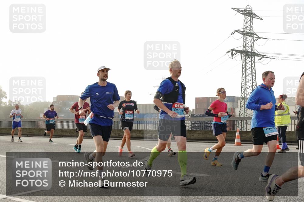 03.10.2026 - Köhlbrandbrückenlauf Michael Burmester http://msf.ph/oto/10770975 03.10.2026 09:15:25 Position 3 2257, 1770 meine-sportfotos.de