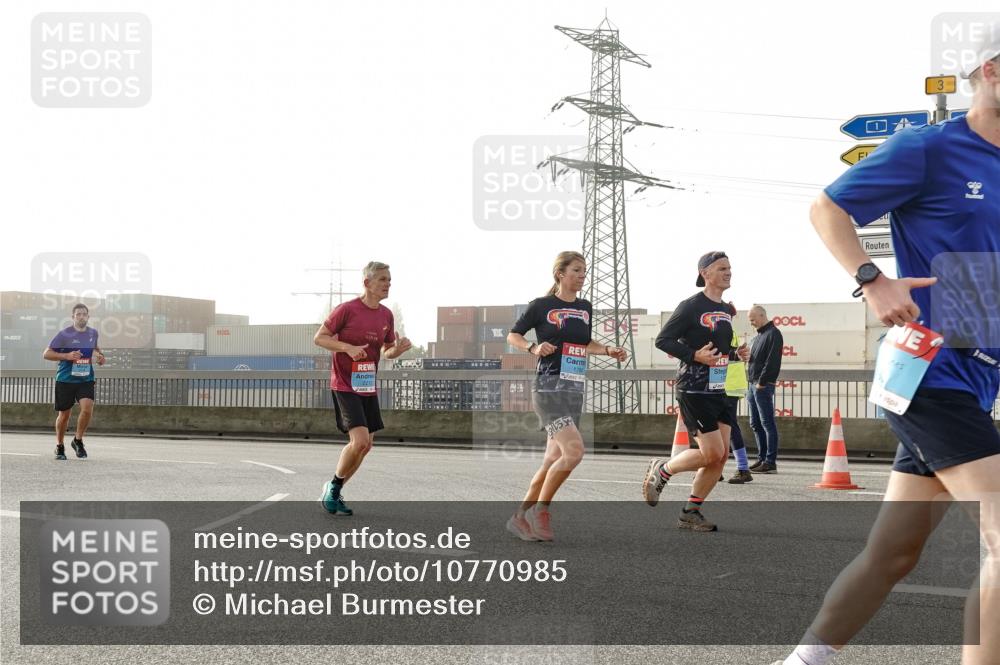 03.10.2026 - Köhlbrandbrückenlauf Michael Burmester http://msf.ph/oto/10770985 03.10.2026 09:15:27 Position 3  meine-sportfotos.de