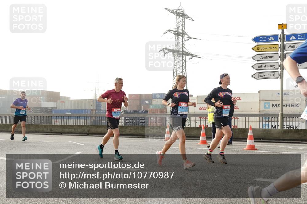 03.10.2026 - Köhlbrandbrückenlauf Michael Burmester http://msf.ph/oto/10770987 03.10.2026 09:15:27 Position 3  meine-sportfotos.de