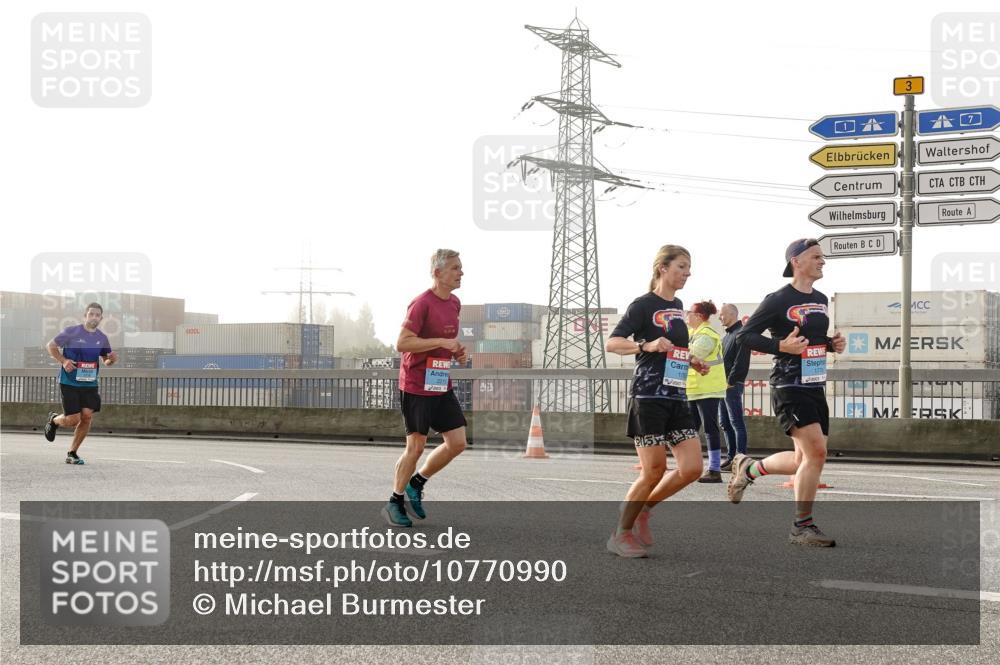 03.10.2026 - Köhlbrandbrückenlauf Michael Burmester http://msf.ph/oto/10770990 03.10.2026 09:15:27 Position 3 5, 5, 1776, 3 meine-sportfotos.de