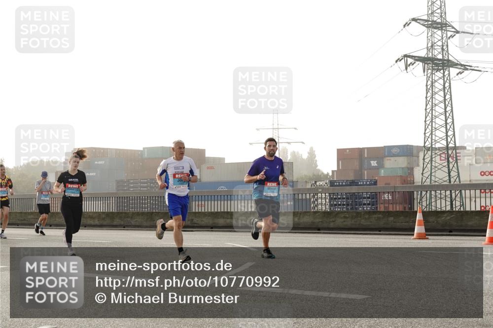 03.10.2026 - Köhlbrandbrückenlauf Michael Burmester http://msf.ph/oto/10770992 03.10.2026 09:15:28 Position 3  meine-sportfotos.de
