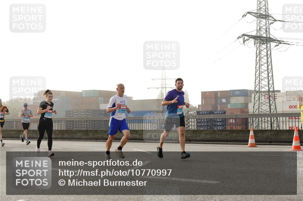 03.10.2026 - Köhlbrandbrückenlauf Michael Burmester http://msf.ph/oto/10770997 03.10.2026 09:15:28 Position 3  meine-sportfotos.de