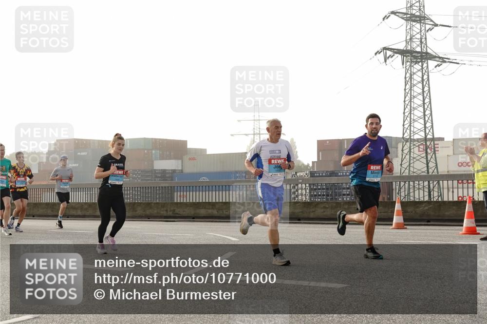 03.10.2026 - Köhlbrandbrückenlauf Michael Burmester http://msf.ph/oto/10771000 03.10.2026 09:15:29 Position 3 2718 meine-sportfotos.de