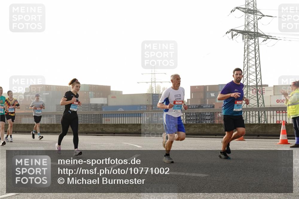 03.10.2026 - Köhlbrandbrückenlauf Michael Burmester http://msf.ph/oto/10771002 03.10.2026 09:15:29 Position 3 1682, 271 meine-sportfotos.de