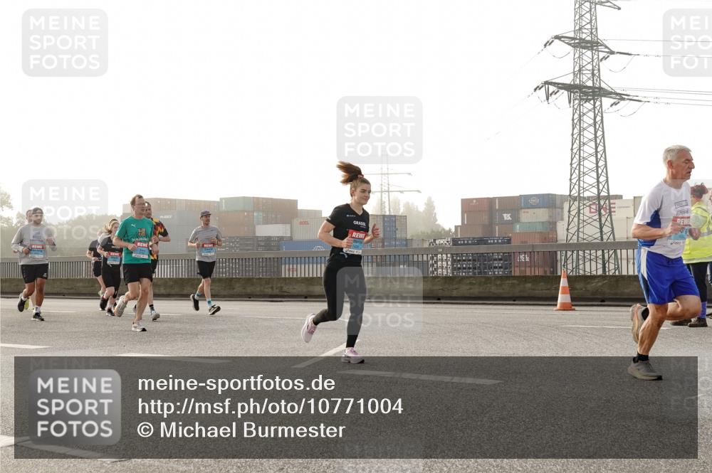 03.10.2026 - Köhlbrandbrückenlauf Michael Burmester http://msf.ph/oto/10771004 03.10.2026 09:15:30 Position 3  meine-sportfotos.de