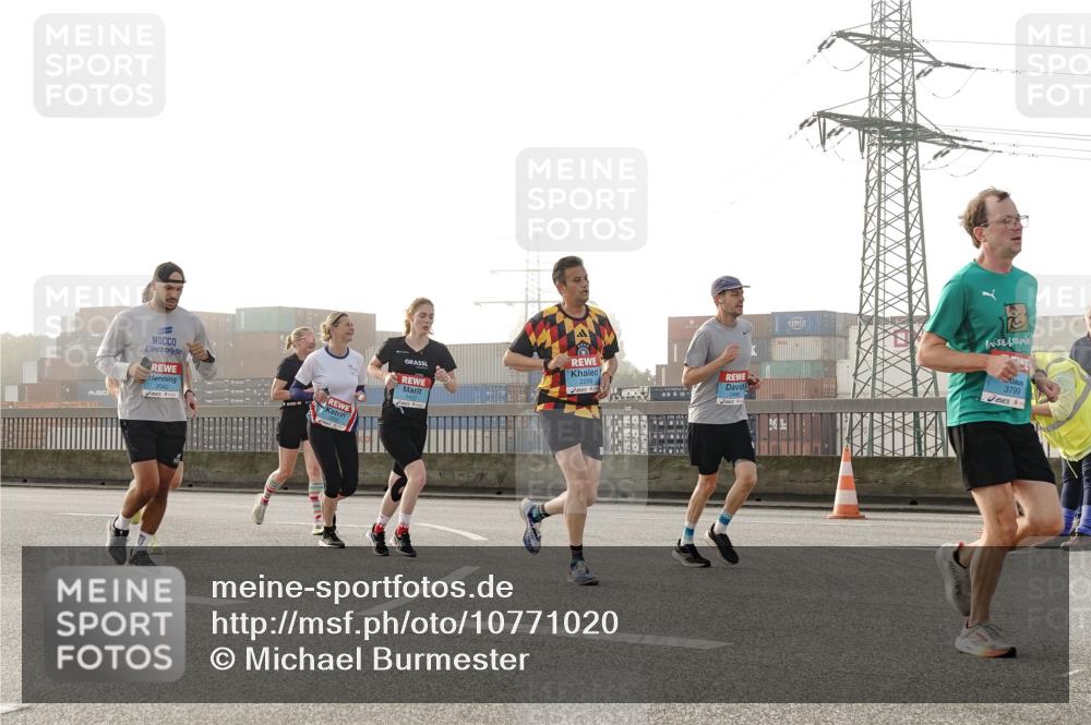 03.10.2026 - Köhlbrandbrückenlauf Michael Burmester http://msf.ph/oto/10771020 03.10.2026 09:15:32 Position 3  meine-sportfotos.de