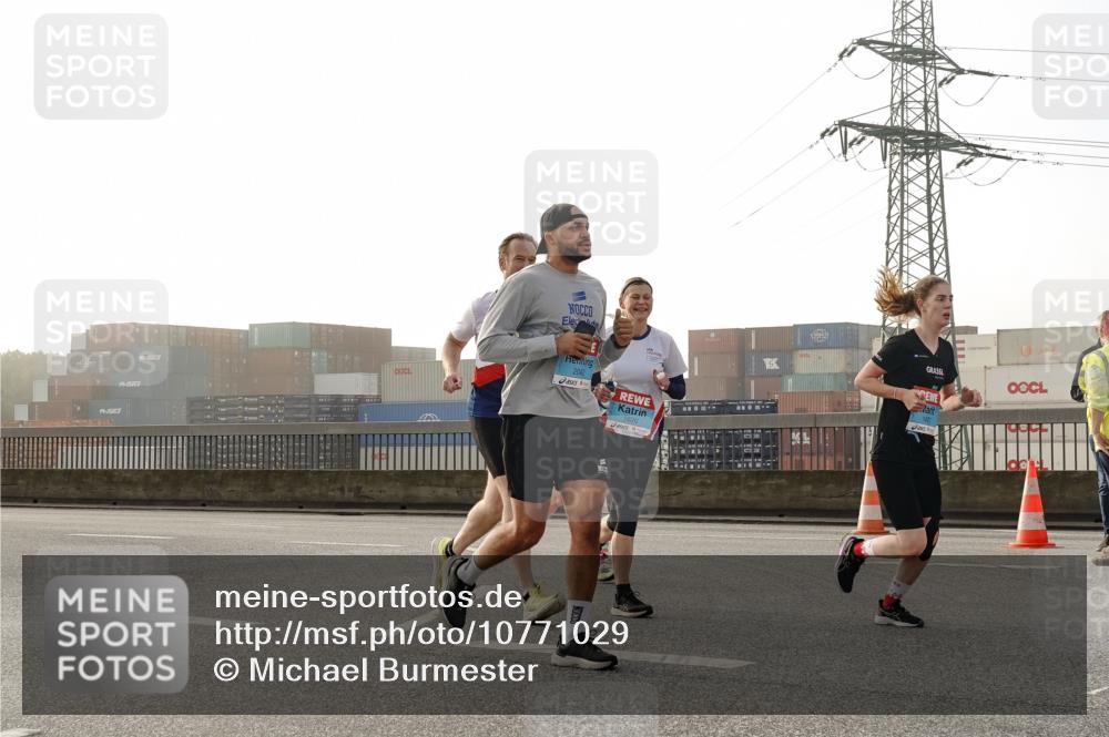 03.10.2026 - Köhlbrandbrückenlauf Michael Burmester http://msf.ph/oto/10771029 03.10.2026 09:15:33 Position 3 2042, 1620 meine-sportfotos.de