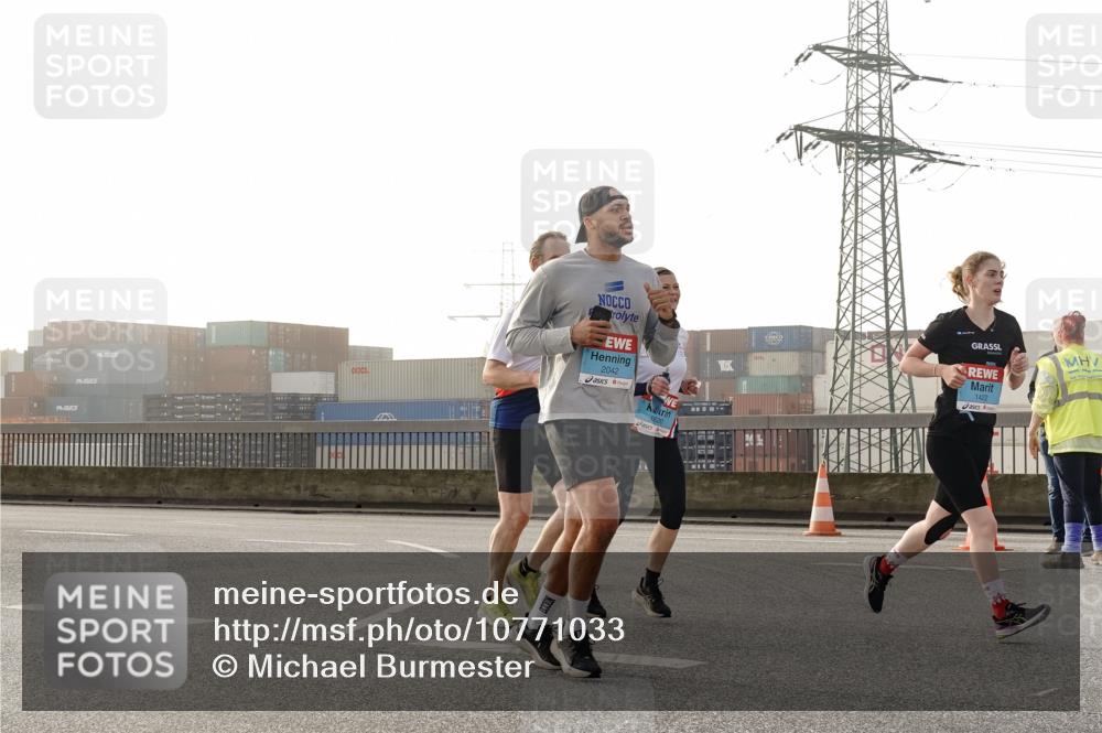 03.10.2026 - Köhlbrandbrückenlauf Michael Burmester http://msf.ph/oto/10771033 03.10.2026 09:15:34 Position 3 2042, 1620, 1422 meine-sportfotos.de