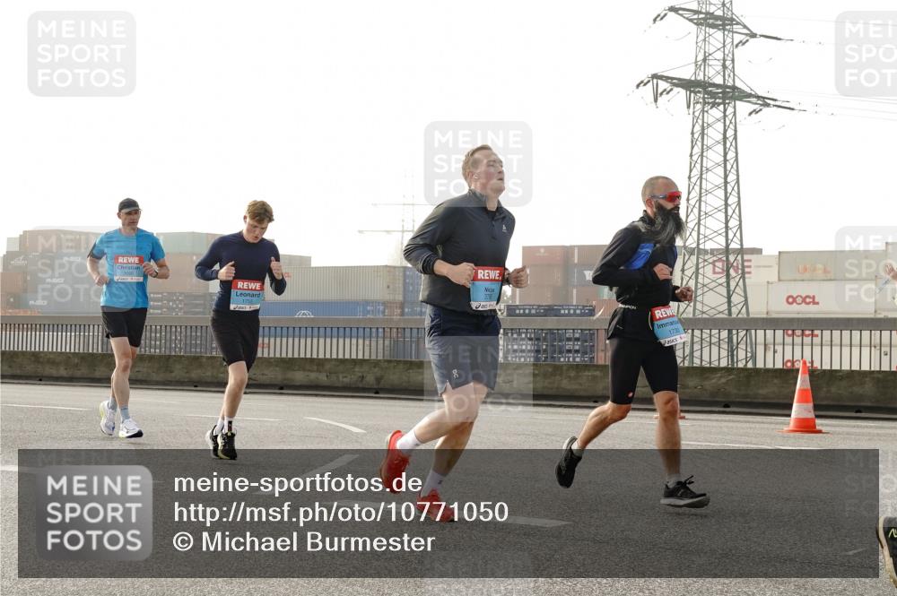 03.10.2026 - Köhlbrandbrückenlauf Michael Burmester http://msf.ph/oto/10771050 03.10.2026 09:15:38 Position 3 1730 meine-sportfotos.de
