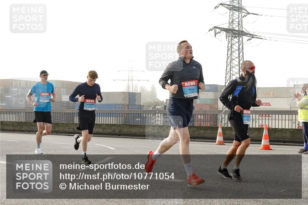 03.10.2026 - Köhlbrandbrückenlauf Michael Burmester http://msf.ph/oto/10771054 03.10.2026 09:15:39 Position 3 1755, 3765, 8 meine-sportfotos.de
