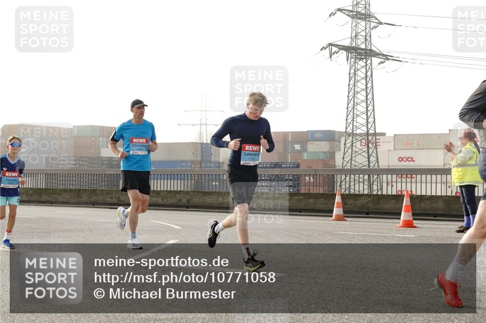 03.10.2026 - Köhlbrandbrückenlauf Michael Burmester http://msf.ph/oto/10771058 03.10.2026 09:15:39 Position 3 1666, 1755 meine-sportfotos.de