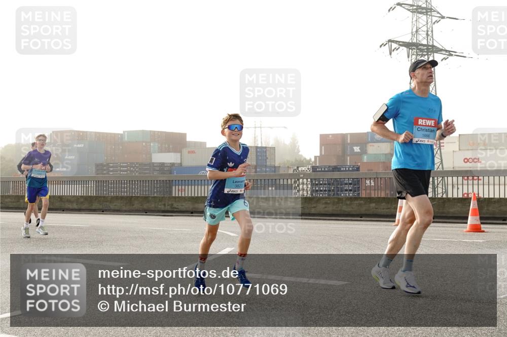 03.10.2026 - Köhlbrandbrückenlauf Michael Burmester http://msf.ph/oto/10771069 03.10.2026 09:15:41 Position 3 1, 3821, 1666 meine-sportfotos.de