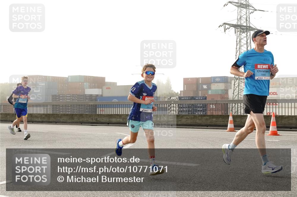 03.10.2026 - Köhlbrandbrückenlauf Michael Burmester http://msf.ph/oto/10771071 03.10.2026 09:15:41 Position 3 3821, 1666 meine-sportfotos.de