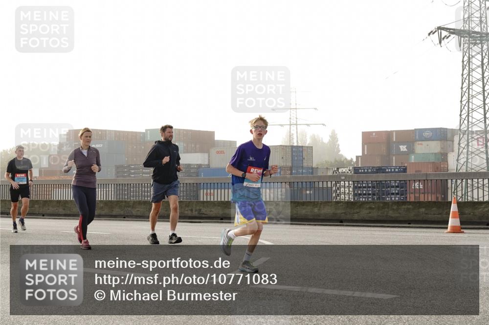 03.10.2026 - Köhlbrandbrückenlauf Michael Burmester http://msf.ph/oto/10771083 03.10.2026 09:15:42 Position 3  meine-sportfotos.de
