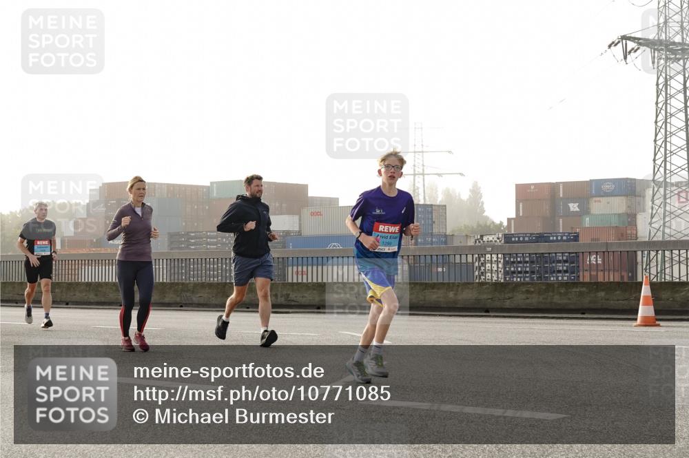 03.10.2026 - Köhlbrandbrückenlauf Michael Burmester http://msf.ph/oto/10771085 03.10.2026 09:15:42 Position 3 1299 meine-sportfotos.de