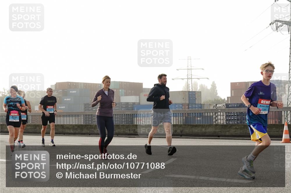 03.10.2026 - Köhlbrandbrückenlauf Michael Burmester http://msf.ph/oto/10771088 03.10.2026 09:15:43 Position 3 111, 1299 meine-sportfotos.de