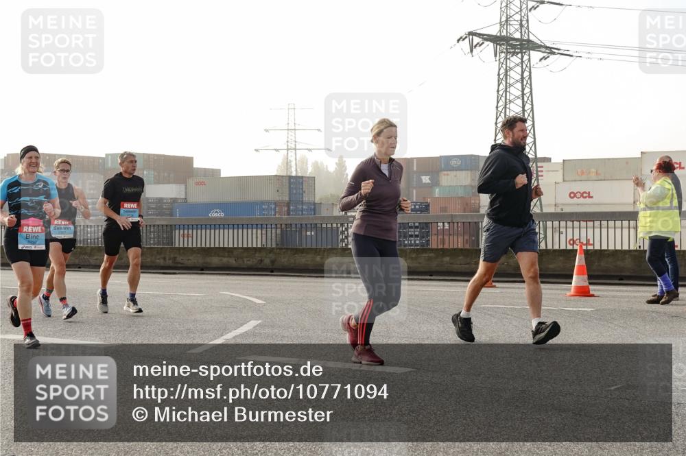 03.10.2026 - Köhlbrandbrückenlauf Michael Burmester http://msf.ph/oto/10771094 03.10.2026 09:15:45 Position 3  meine-sportfotos.de