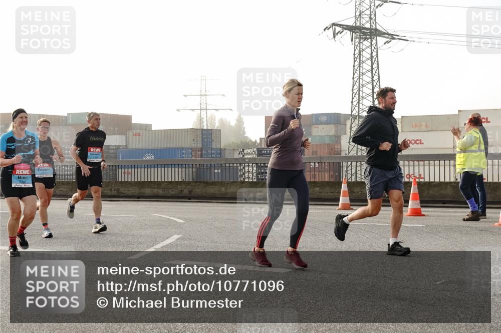 03.10.2026 - Köhlbrandbrückenlauf Michael Burmester http://msf.ph/oto/10771096 03.10.2026 09:15:45 Position 3  meine-sportfotos.de