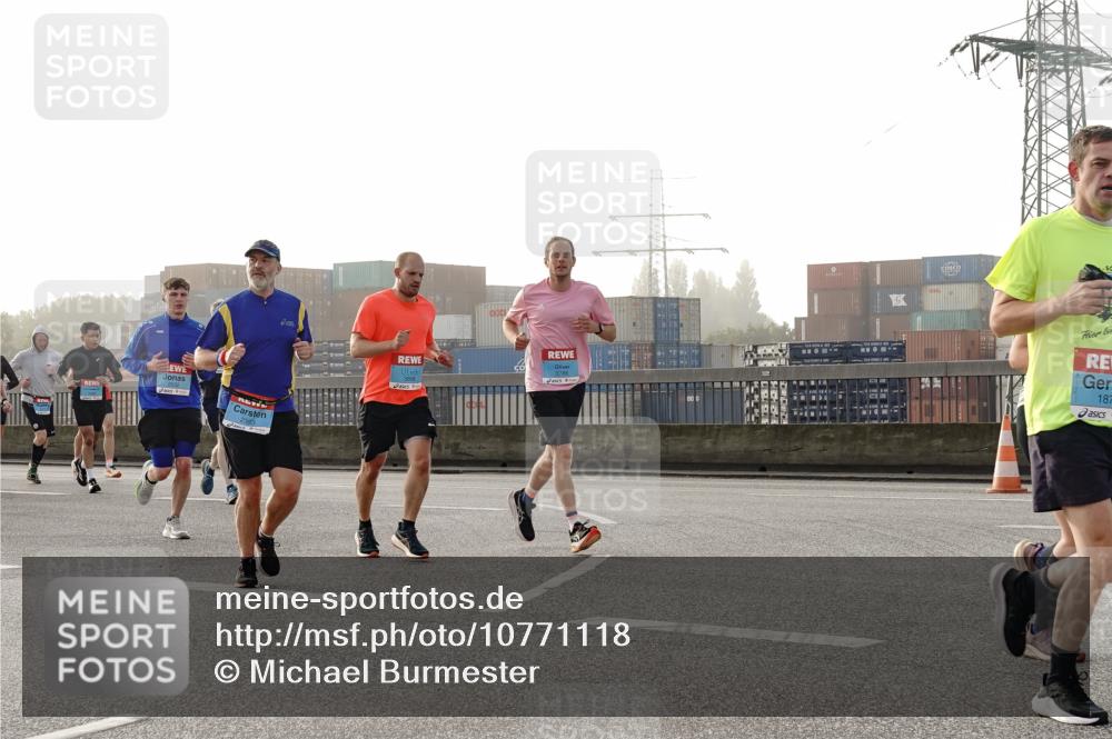03.10.2026 - Köhlbrandbrückenlauf Michael Burmester http://msf.ph/oto/10771118 03.10.2026 09:15:51 Position 3 187 meine-sportfotos.de