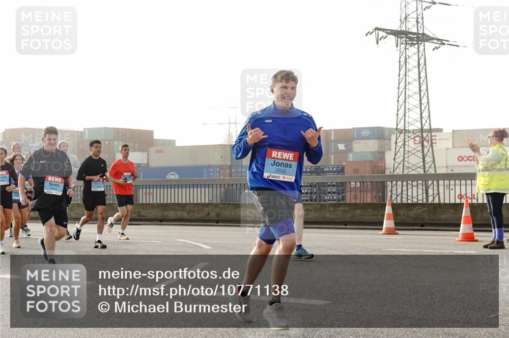 03.10.2026 - Köhlbrandbrückenlauf Michael Burmester http://msf.ph/oto/10771138 03.10.2026 09:15:53 Position 3 2532 meine-sportfotos.de