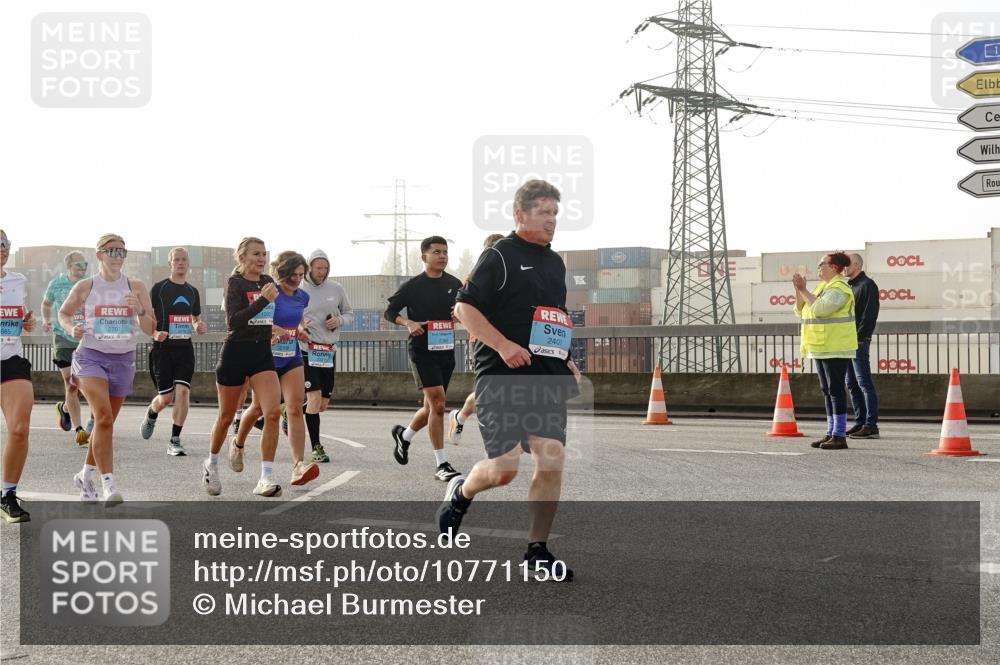03.10.2026 - Köhlbrandbrückenlauf Michael Burmester http://msf.ph/oto/10771150 03.10.2026 09:15:55 Position 3 665, 2401, 2707 meine-sportfotos.de