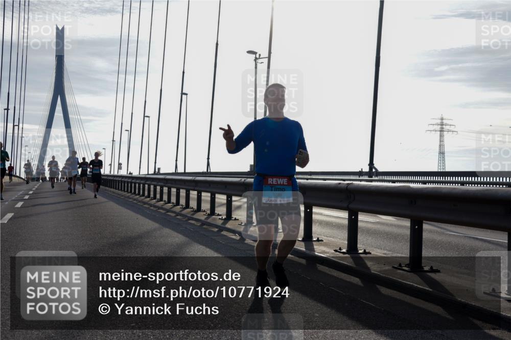 03.10.2026 - Köhlbrandbrückenlauf Yannick Fuchs http://msf.ph/oto/10771924 03.10.2026 09:26:54 Position 1 1089 meine-sportfotos.de