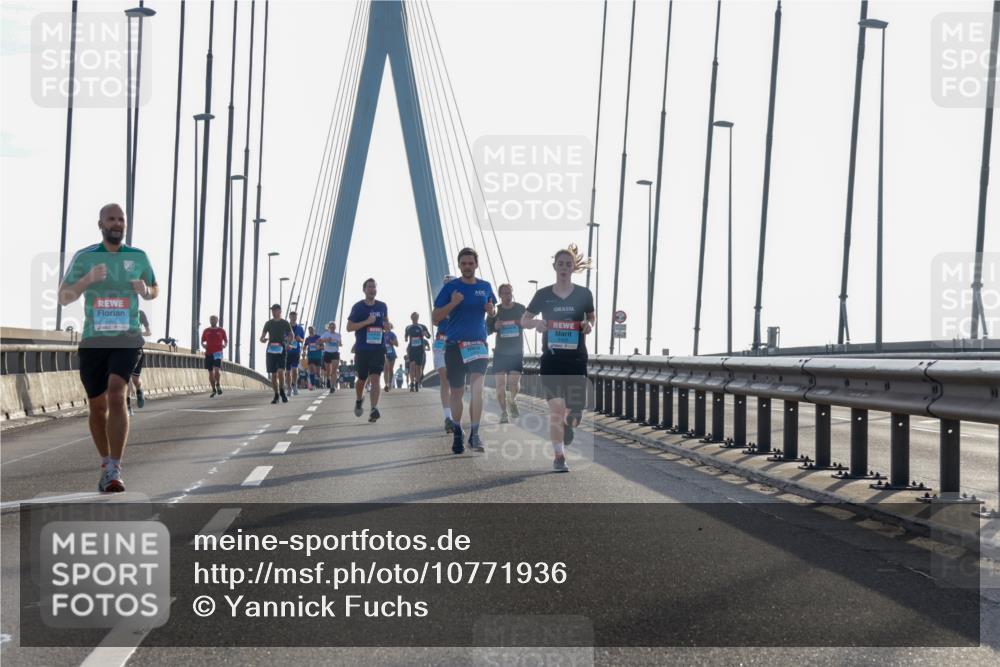 03.10.2026 - Köhlbrandbrückenlauf Yannick Fuchs http://msf.ph/oto/10771936 03.10.2026 09:26:56 Position 1  meine-sportfotos.de