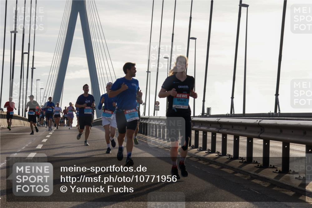 03.10.2026 - Köhlbrandbrückenlauf Yannick Fuchs http://msf.ph/oto/10771956 03.10.2026 09:26:58 Position 1 2399, 1422 meine-sportfotos.de