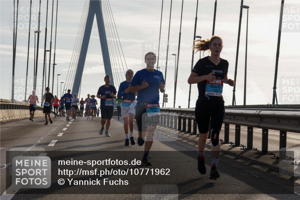 03.10.2026 - Köhlbrandbrückenlauf Yannick Fuchs http://msf.ph/oto/10771962 03.10.2026 09:26:59 Position 1 1422, 2399 meine-sportfotos.de