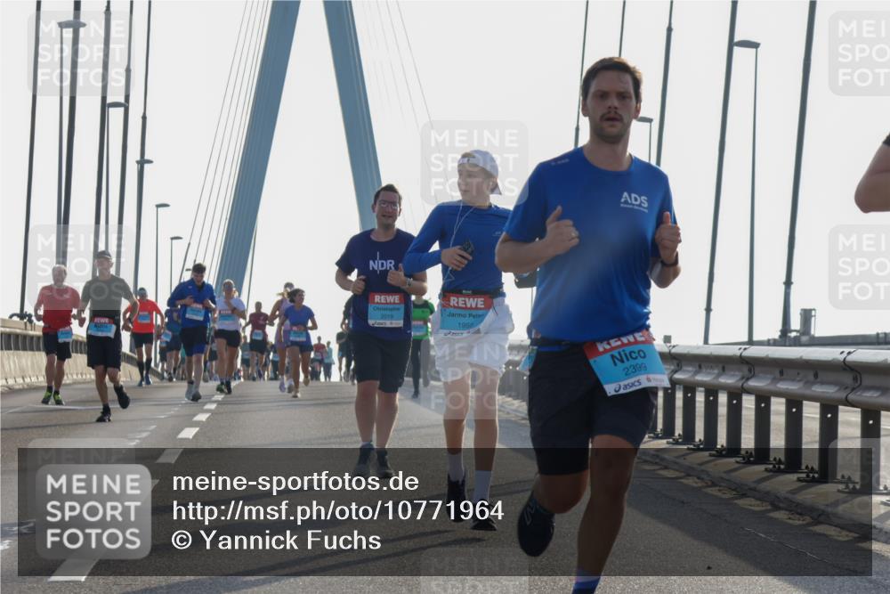 03.10.2026 - Köhlbrandbrückenlauf Yannick Fuchs http://msf.ph/oto/10771964 03.10.2026 09:27:00 Position 1 2019, 1959, 2399 meine-sportfotos.de