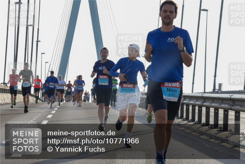03.10.2026 - Köhlbrandbrückenlauf Yannick Fuchs http://msf.ph/oto/10771966 03.10.2026 09:27:00 Position 1 2019, 1959, 2399 meine-sportfotos.de