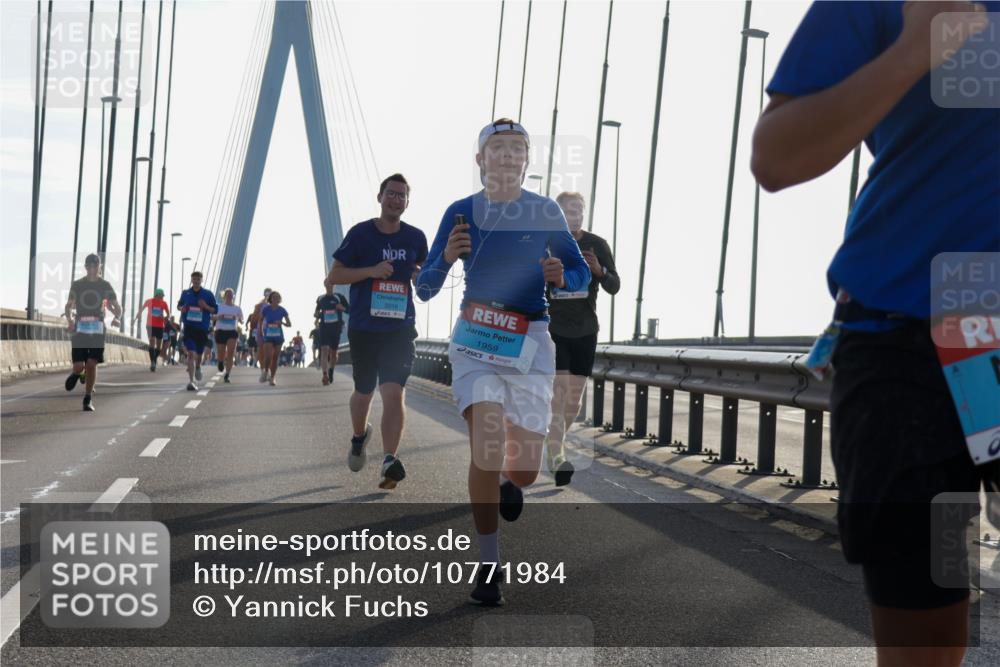 03.10.2026 - Köhlbrandbrückenlauf Yannick Fuchs http://msf.ph/oto/10771984 03.10.2026 09:27:02 Position 1 2019, 1959 meine-sportfotos.de