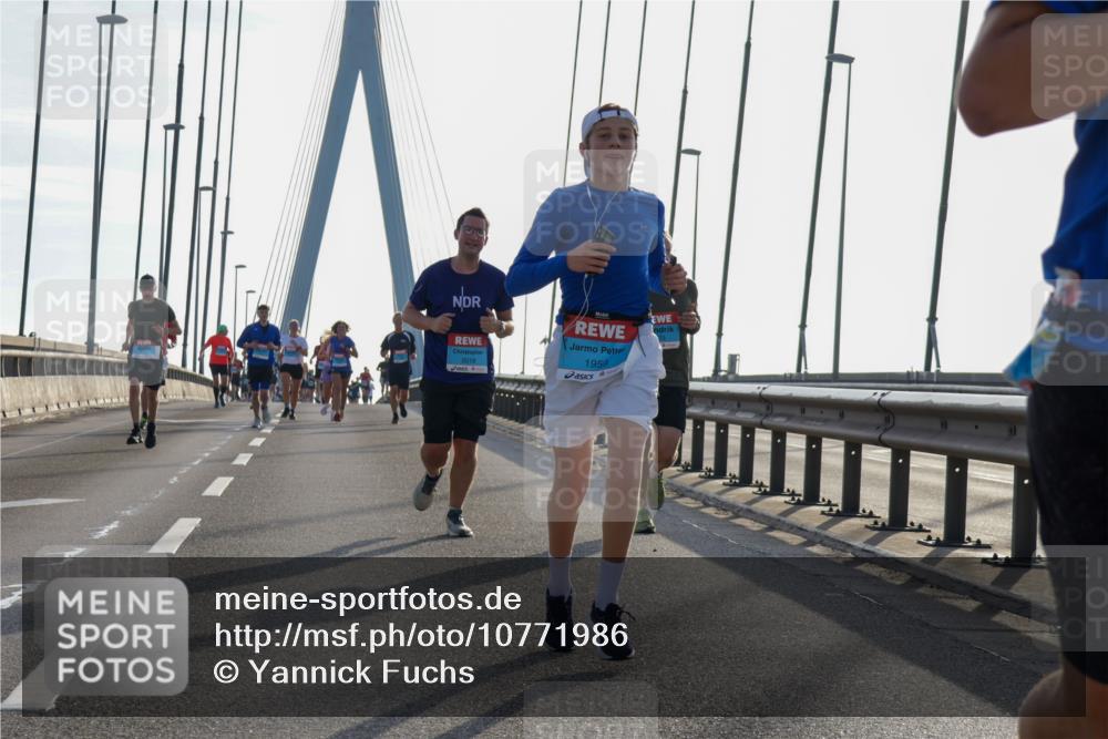 03.10.2026 - Köhlbrandbrückenlauf Yannick Fuchs http://msf.ph/oto/10771986 03.10.2026 09:27:02 Position 1 2019, 1959 meine-sportfotos.de