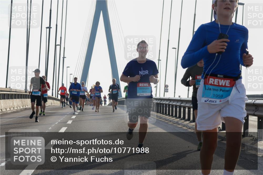 03.10.2026 - Köhlbrandbrückenlauf Yannick Fuchs http://msf.ph/oto/10771988 03.10.2026 09:27:03 Position 1 1959, 2019 meine-sportfotos.de