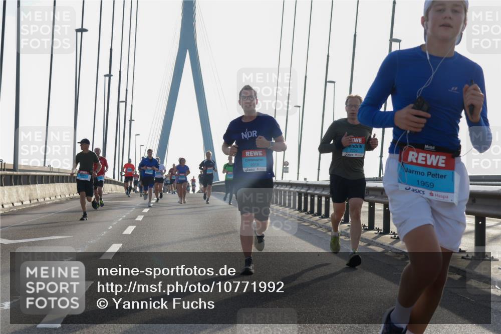 03.10.2026 - Köhlbrandbrückenlauf Yannick Fuchs http://msf.ph/oto/10771992 03.10.2026 09:27:03 Position 1 2019, 2729, 1959 meine-sportfotos.de