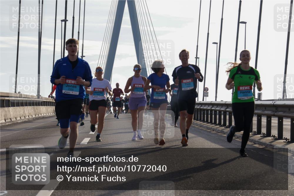 03.10.2026 - Köhlbrandbrückenlauf Yannick Fuchs http://msf.ph/oto/10772040 03.10.2026 09:27:10 Position 1 2532, 2051 meine-sportfotos.de
