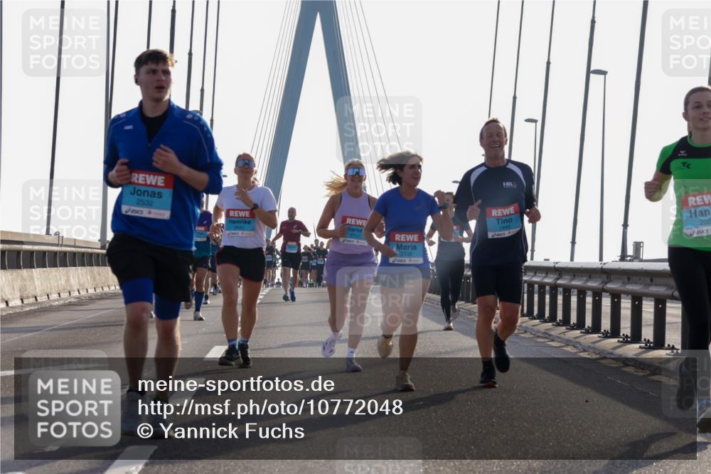 03.10.2026 - Köhlbrandbrückenlauf Yannick Fuchs http://msf.ph/oto/10772048 03.10.2026 09:27:11 Position 1 2532, 2707, 2338, 1645, 205 meine-sportfotos.de
