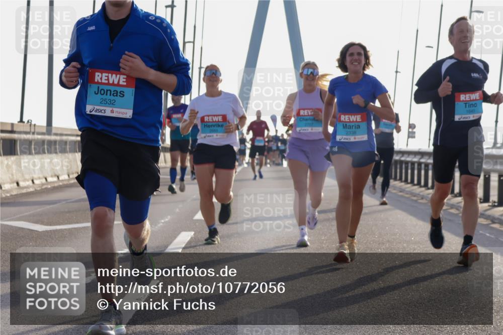 03.10.2026 - Köhlbrandbrückenlauf Yannick Fuchs http://msf.ph/oto/10772056 03.10.2026 09:27:12 Position 1 2532, 2665, 2707, 2338, 1645 meine-sportfotos.de