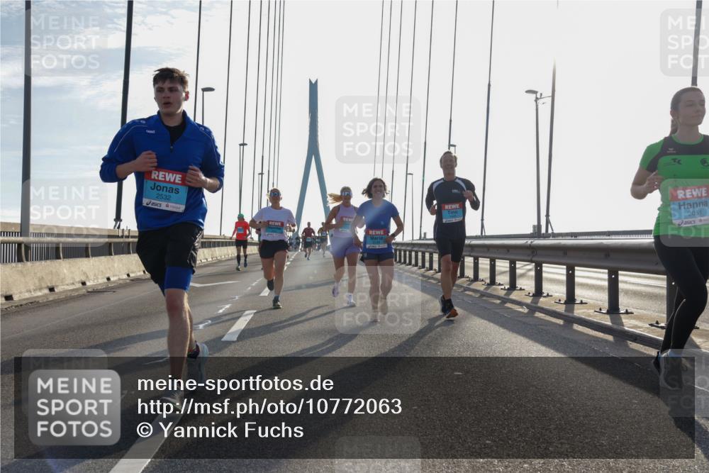 03.10.2026 - Köhlbrandbrückenlauf Yannick Fuchs http://msf.ph/oto/10772063 03.10.2026 09:27:13 Position 1 2532, 6, 2051 meine-sportfotos.de