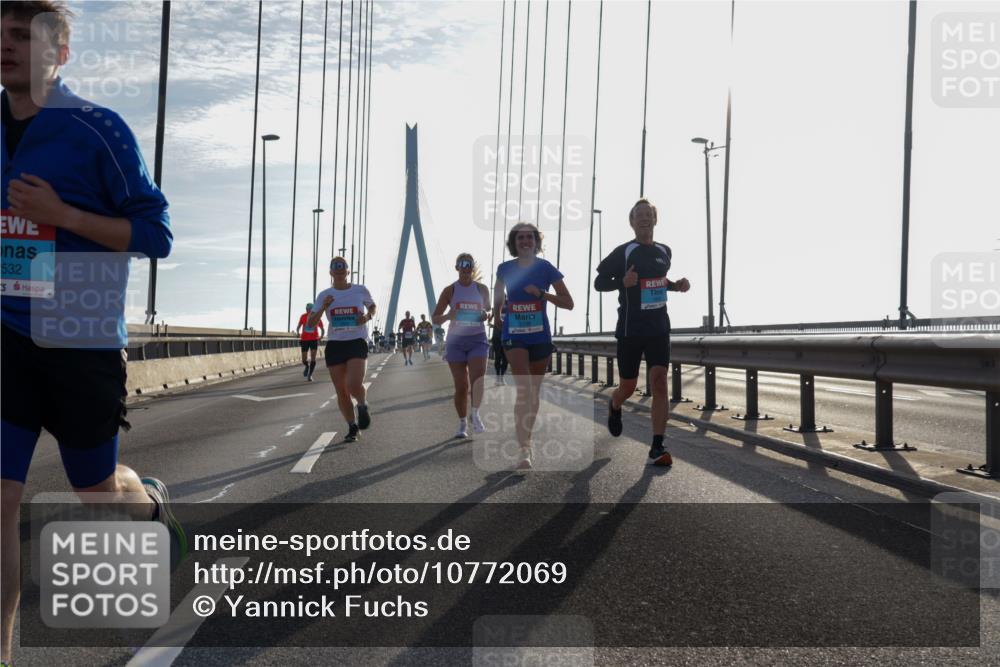 03.10.2026 - Köhlbrandbrückenlauf Yannick Fuchs http://msf.ph/oto/10772069 03.10.2026 09:27:13 Position 1 532 meine-sportfotos.de